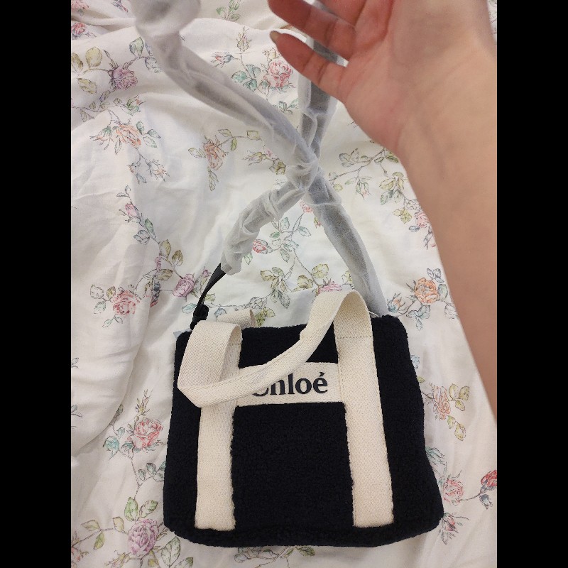 CHLOÉ 毛絨絨托特包（黑）-1