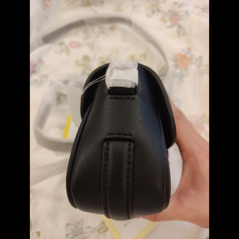 MARC JACOBS 素面翻蓋側背包（黑）-3