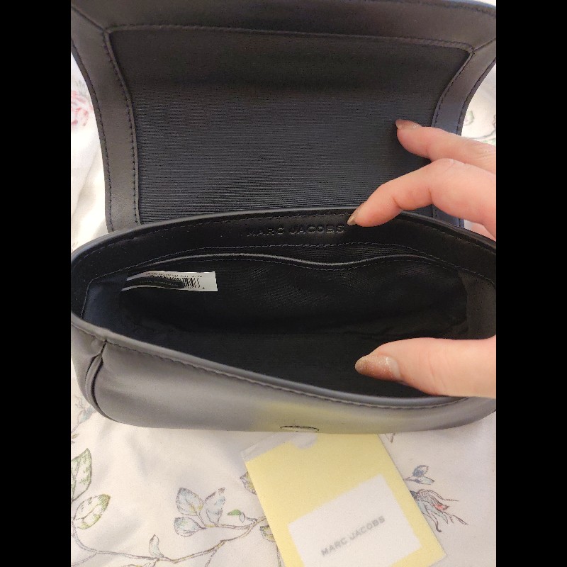 MARC JACOBS 素面翻蓋側背包（黑）-4
