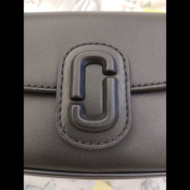 MARC JACOBS 素面翻蓋側背包（黑）-5