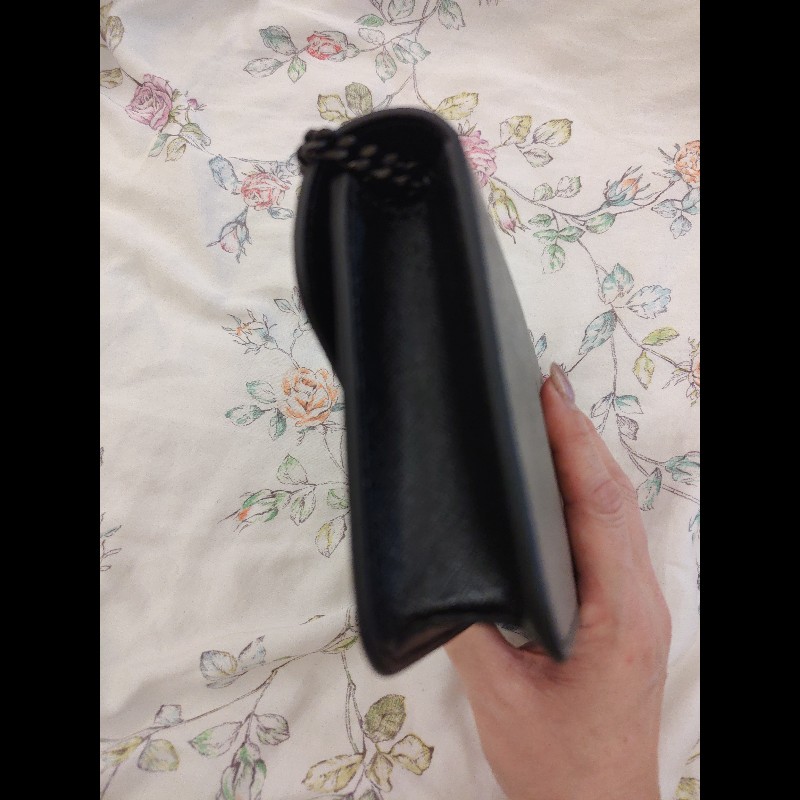 MARC JACOBS 素面防刮皮翻蓋側背包(黑)-3