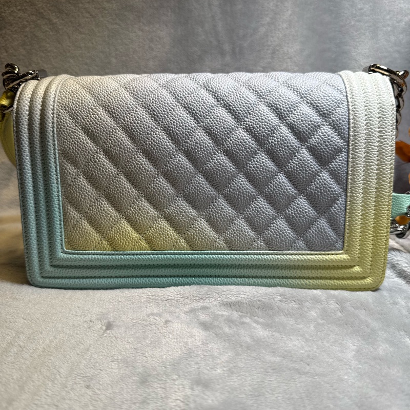 Chanel Boy Chanel 2018 SS 香奈兒限定彩虹漸層 粒紋牛皮 Old Medium-8
