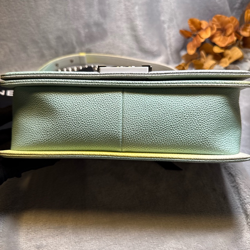 Chanel Boy Chanel 2018 SS 香奈兒限定彩虹漸層 粒紋牛皮 Old Medium-9