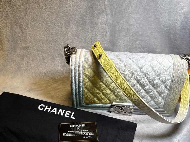 Chanel Boy Chanel 2018 SS 香奈兒限定彩虹漸層 粒紋牛皮 Old Medium-17