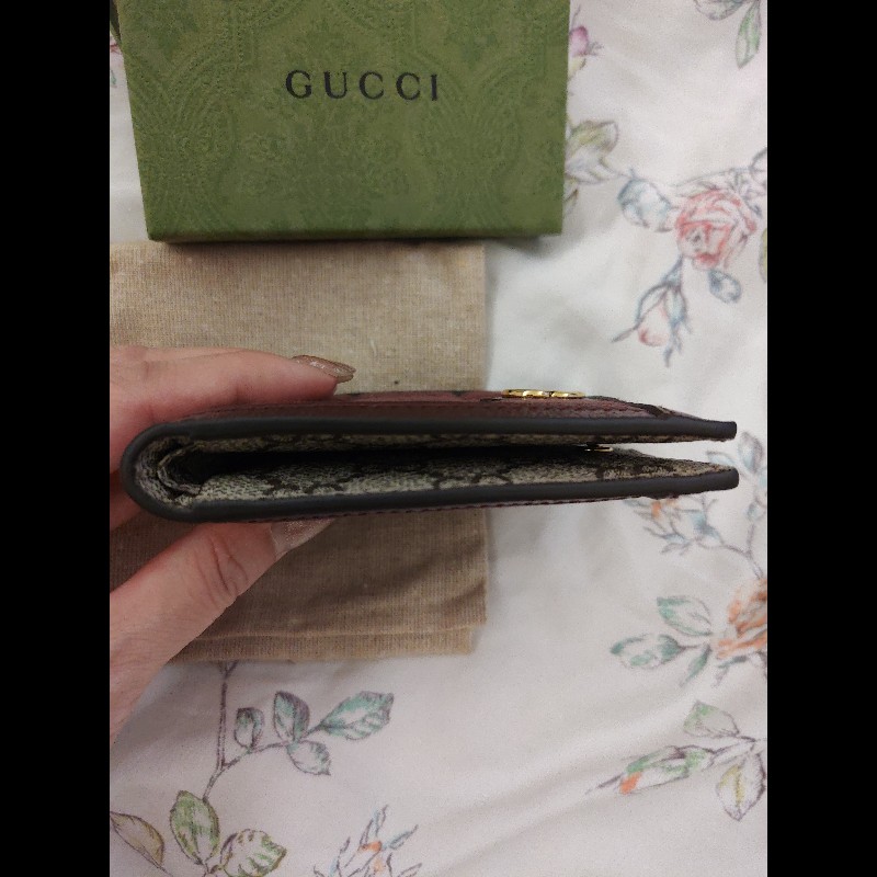 GUCCI 方格紋金色雙G扣式酒紅色短夾-3