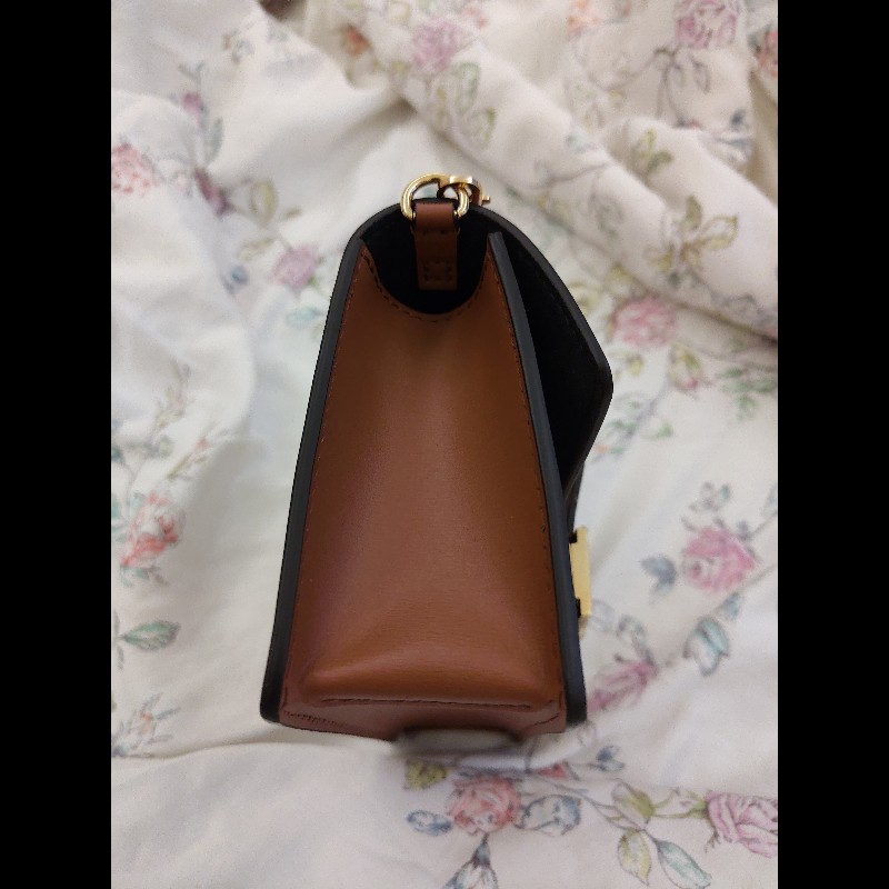 LV M68746

Dauphine鏈條包-2