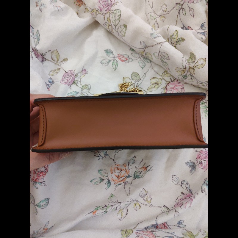 LV M68746

Dauphine鏈條包-3