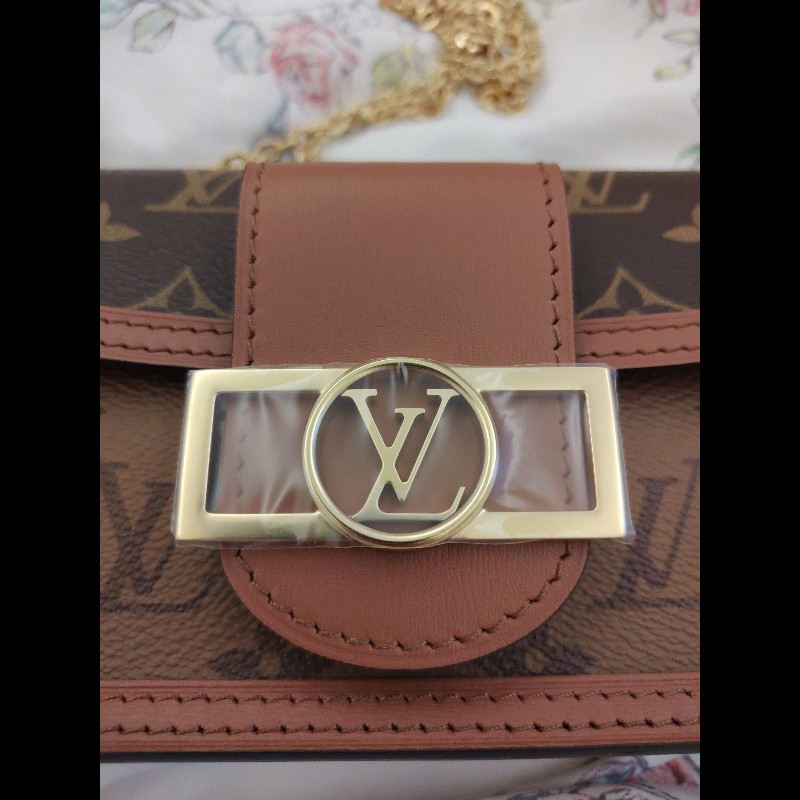 LV M68746

Dauphine鏈條包-4