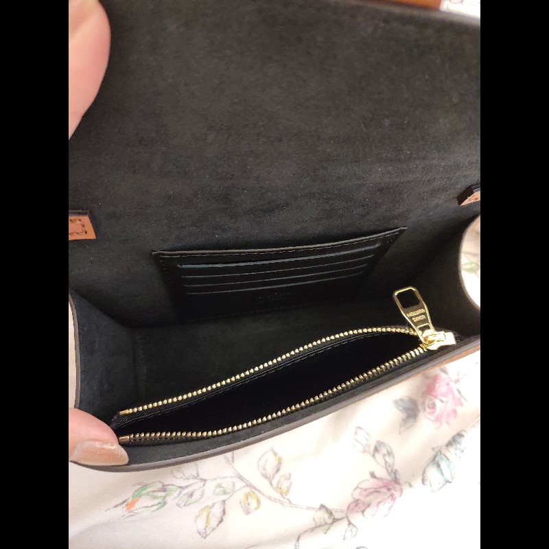 LV M68746

Dauphine鏈條包-5