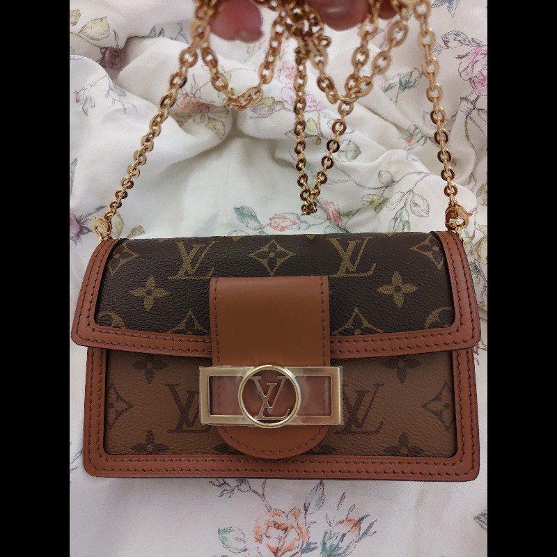 LV M68746

Dauphine鏈條包-9