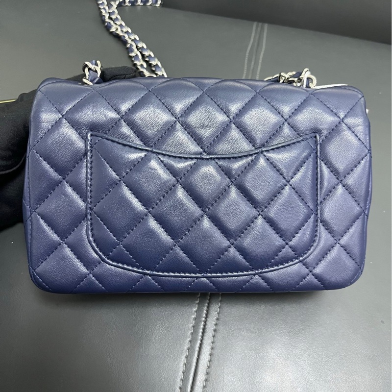 Chanel Classic Flap Mini 大Mini-1