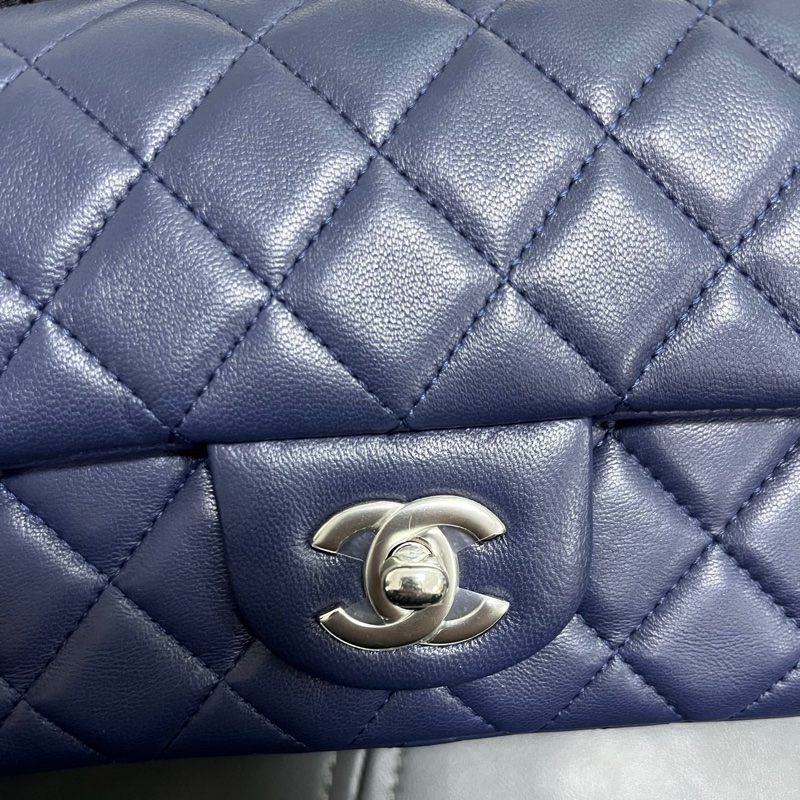 Chanel Classic Flap Mini 大Mini-4
