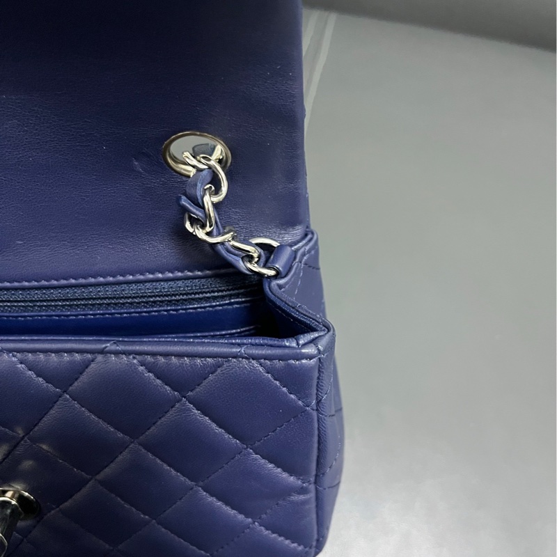 Chanel Classic Flap Mini 大Mini-12