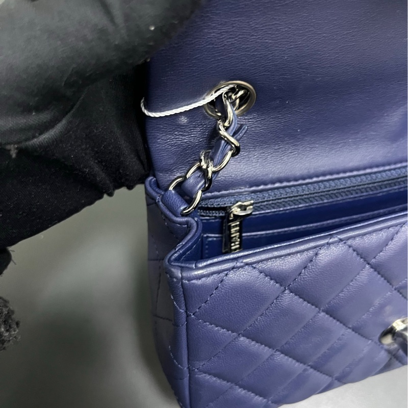 Chanel Classic Flap Mini 大Mini-13
