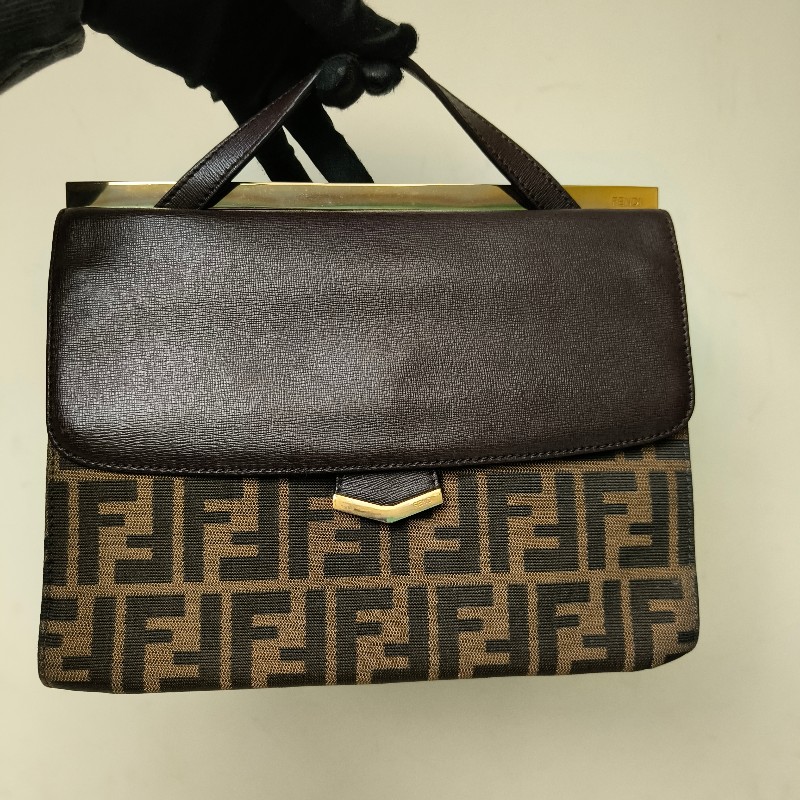 🫅女神購物節狂降(原$15800)‼️只到3/15⏰【8成新】㊣✨FENDI✨芬迪 FF 老花 皮革 兩用 郵差包 手提包 肩背包 斜背包/雙F/二手包/二手精品/保證正品-1