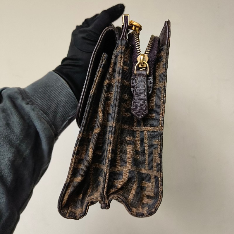 🫅女神購物節狂降(原$15800)‼️只到3/15⏰【8成新】㊣✨FENDI✨芬迪 FF 老花 皮革 兩用 郵差包 手提包 肩背包 斜背包/雙F/二手包/二手精品/保證正品-2