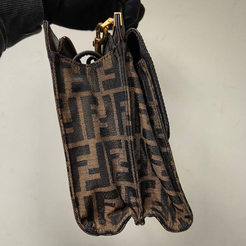 🫅女神購物節狂降(原$15800)‼️只到3/15⏰【8成新】㊣✨FENDI✨芬迪 FF 老花 皮革 兩用 郵差包 手提包 肩背包 斜背包/雙F/二手包/二手精品/保證正品-4