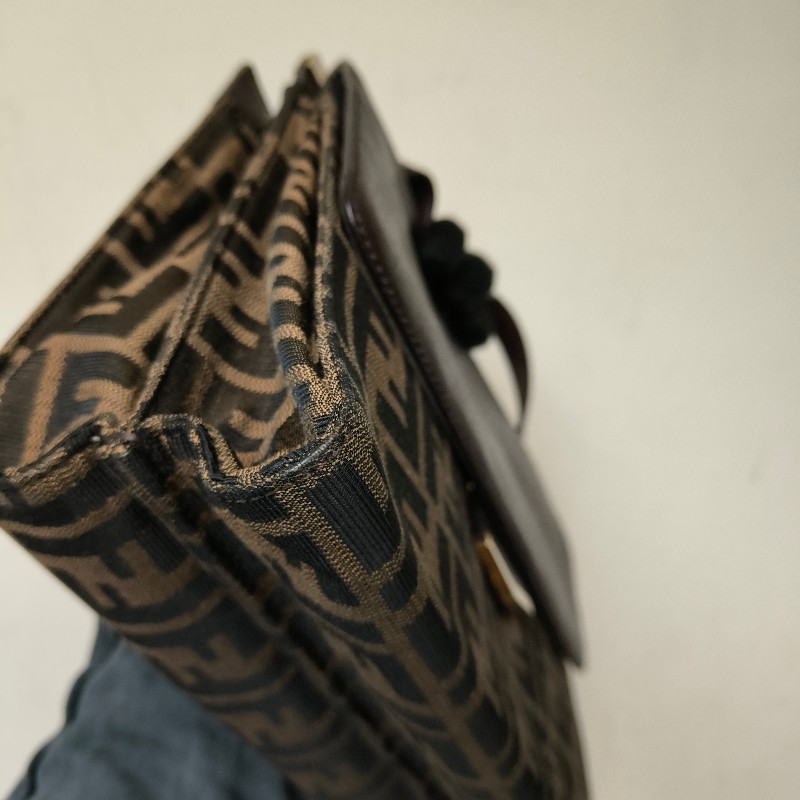 🫅女神購物節狂降(原$15800)‼️只到3/15⏰【8成新】㊣✨FENDI✨芬迪 FF 老花 皮革 兩用 郵差包 手提包 肩背包 斜背包/雙F/二手包/二手精品/保證正品-7