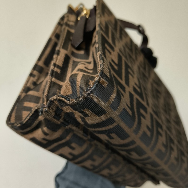 🫅女神購物節狂降(原$15800)‼️只到3/15⏰【8成新】㊣✨FENDI✨芬迪 FF 老花 皮革 兩用 郵差包 手提包 肩背包 斜背包/雙F/二手包/二手精品/保證正品-9