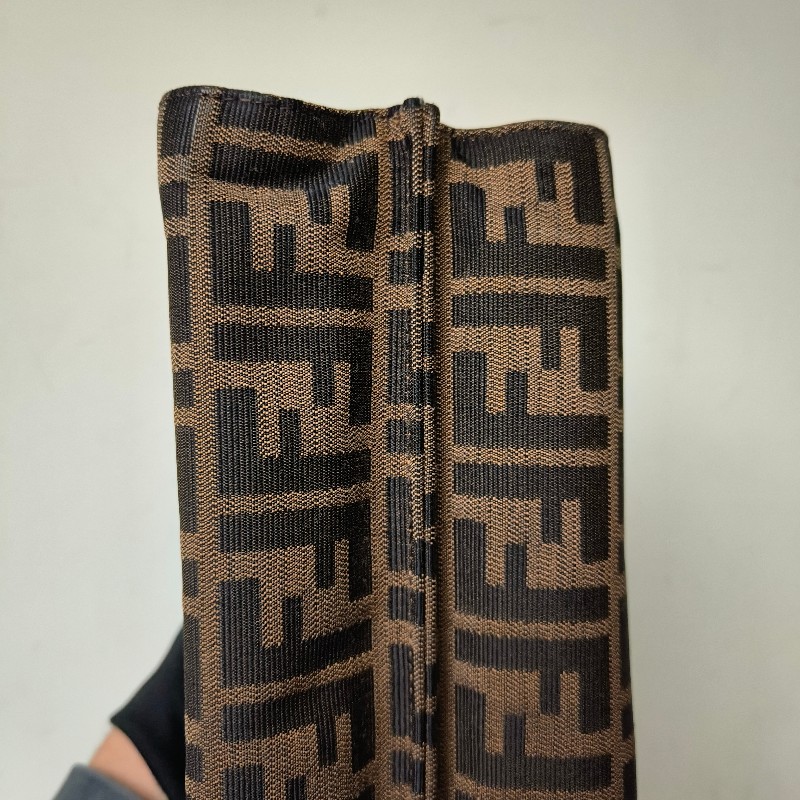 🫅女神購物節狂降(原$15800)‼️只到3/15⏰【8成新】㊣✨FENDI✨芬迪 FF 老花 皮革 兩用 郵差包 手提包 肩背包 斜背包/雙F/二手包/二手精品/保證正品-10