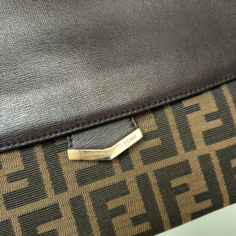 🫅女神購物節狂降(原$15800)‼️只到3/15⏰【8成新】㊣✨FENDI✨芬迪 FF 老花 皮革 兩用 郵差包 手提包 肩背包 斜背包/雙F/二手包/二手精品/保證正品-12