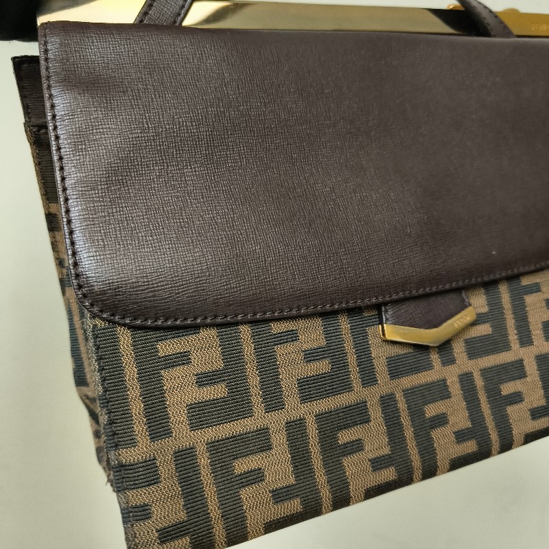 🫅女神購物節狂降(原$15800)‼️只到3/15⏰【8成新】㊣✨FENDI✨芬迪 FF 老花 皮革 兩用 郵差包 手提包 肩背包 斜背包/雙F/二手包/二手精品/保證正品-13