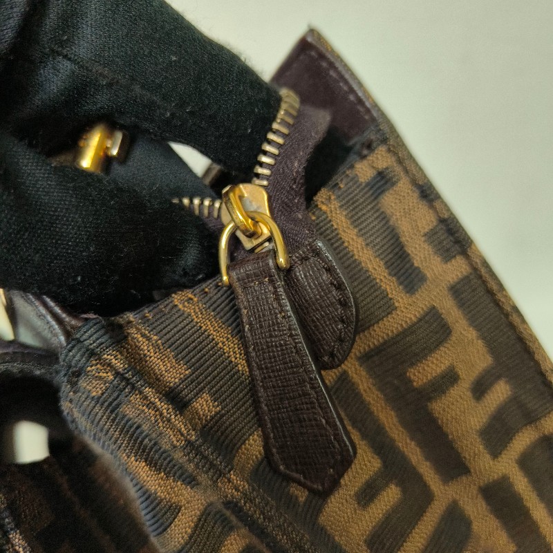 🫅女神購物節狂降(原$15800)‼️只到3/15⏰【8成新】㊣✨FENDI✨芬迪 FF 老花 皮革 兩用 郵差包 手提包 肩背包 斜背包/雙F/二手包/二手精品/保證正品-18