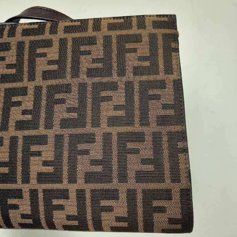 🫅女神購物節狂降(原$15800)‼️只到3/15⏰【8成新】㊣✨FENDI✨芬迪 FF 老花 皮革 兩用 郵差包 手提包 肩背包 斜背包/雙F/二手包/二手精品/保證正品-20