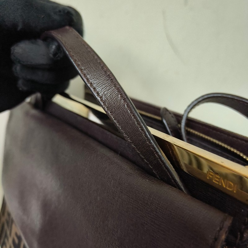 🫅女神購物節狂降(原$15800)‼️只到3/15⏰【8成新】㊣✨FENDI✨芬迪 FF 老花 皮革 兩用 郵差包 手提包 肩背包 斜背包/雙F/二手包/二手精品/保證正品-24