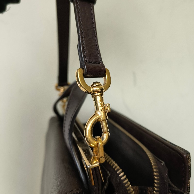 🫅女神購物節狂降(原$15800)‼️只到3/15⏰【8成新】㊣✨FENDI✨芬迪 FF 老花 皮革 兩用 郵差包 手提包 肩背包 斜背包/雙F/二手包/二手精品/保證正品-29