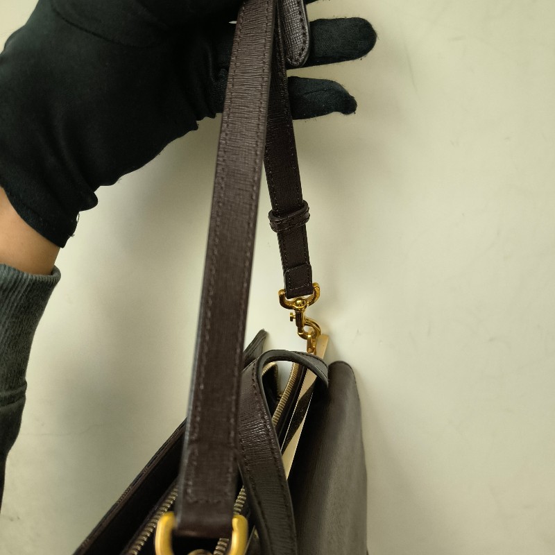 🫅女神購物節狂降(原$15800)‼️只到3/15⏰【8成新】㊣✨FENDI✨芬迪 FF 老花 皮革 兩用 郵差包 手提包 肩背包 斜背包/雙F/二手包/二手精品/保證正品-32