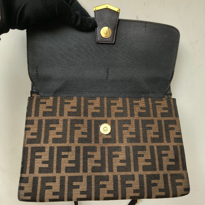 🫅女神購物節狂降(原$15800)‼️只到3/15⏰【8成新】㊣✨FENDI✨芬迪 FF 老花 皮革 兩用 郵差包 手提包 肩背包 斜背包/雙F/二手包/二手精品/保證正品-33