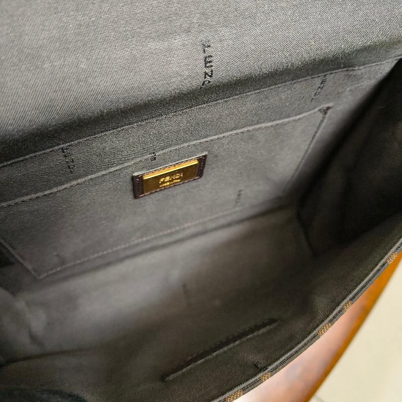 🫅女神購物節狂降(原$15800)‼️只到3/15⏰【8成新】㊣✨FENDI✨芬迪 FF 老花 皮革 兩用 郵差包 手提包 肩背包 斜背包/雙F/二手包/二手精品/保證正品-37