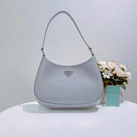 TW4731 普拉達光滑牛皮液下包包 Prada Cleo Brushed Leather Bag