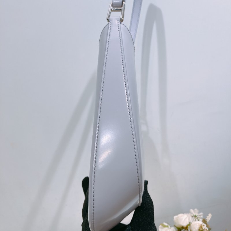 TW4731 普拉達光滑牛皮液下包包 Prada Cleo Brushed Leather Bag-4