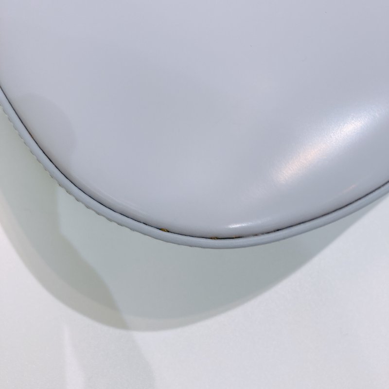 TW4731 普拉達光滑牛皮液下包包 Prada Cleo Brushed Leather Bag-8