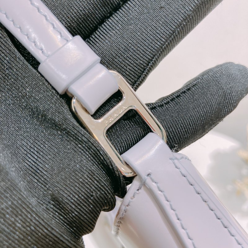 TW4731 普拉達光滑牛皮液下包包 Prada Cleo Brushed Leather Bag-14