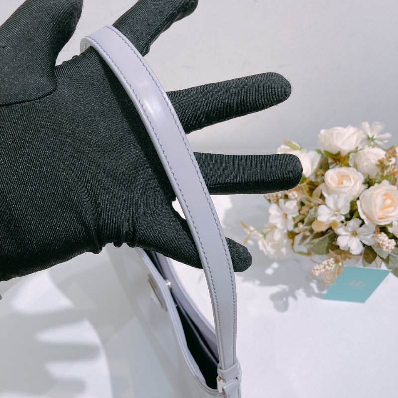 TW4731 普拉達光滑牛皮液下包包 Prada Cleo Brushed Leather Bag-15