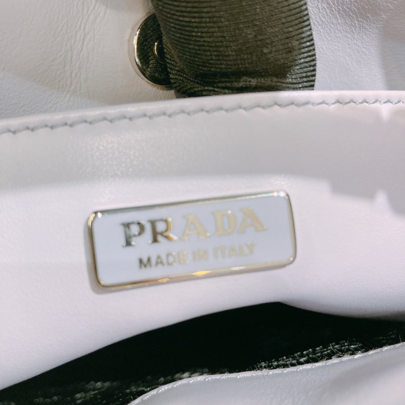 TW4731 普拉達光滑牛皮液下包包 Prada Cleo Brushed Leather Bag-18