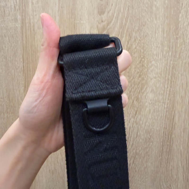 LV 黑牛皮壓紋Keepall 25黑釦手提斜背包M20900-16