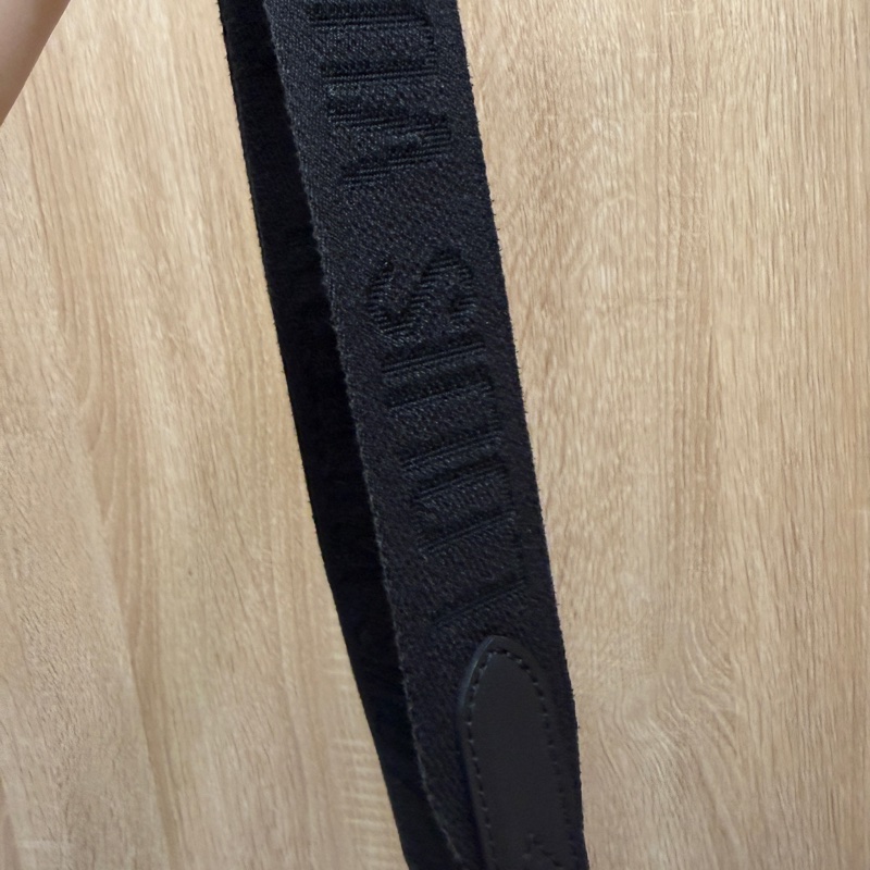 LV 黑牛皮壓紋Keepall 25黑釦手提斜背包M20900-17