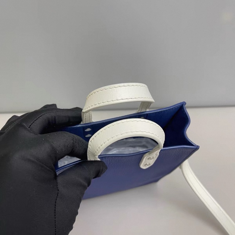 LV路易威登Sac Plat XS蓝色牛皮秀款琴谱包 芯片-4