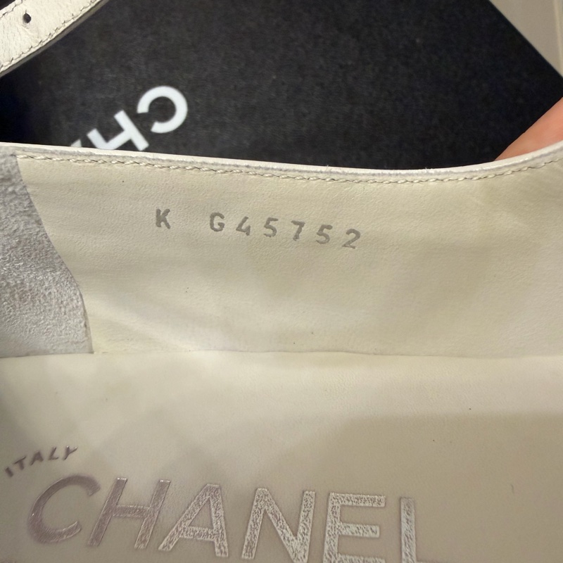 Chanel 白色鑲珍珠矮跟鞋-5