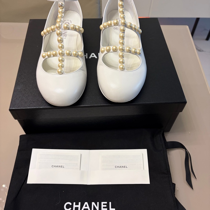 Chanel 白色鑲珍珠矮跟鞋-6