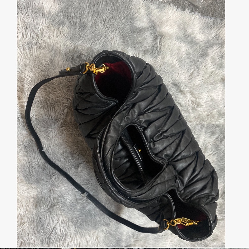 Miumiu黑金包 三用包-10