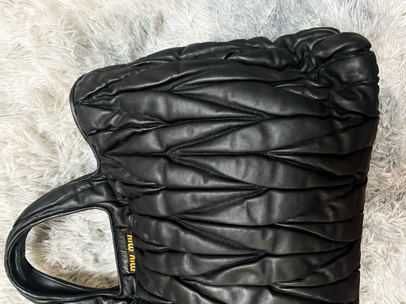 Miumiu黑金包 機車包 托特包 購物包 斜背包 手提 三用包-10