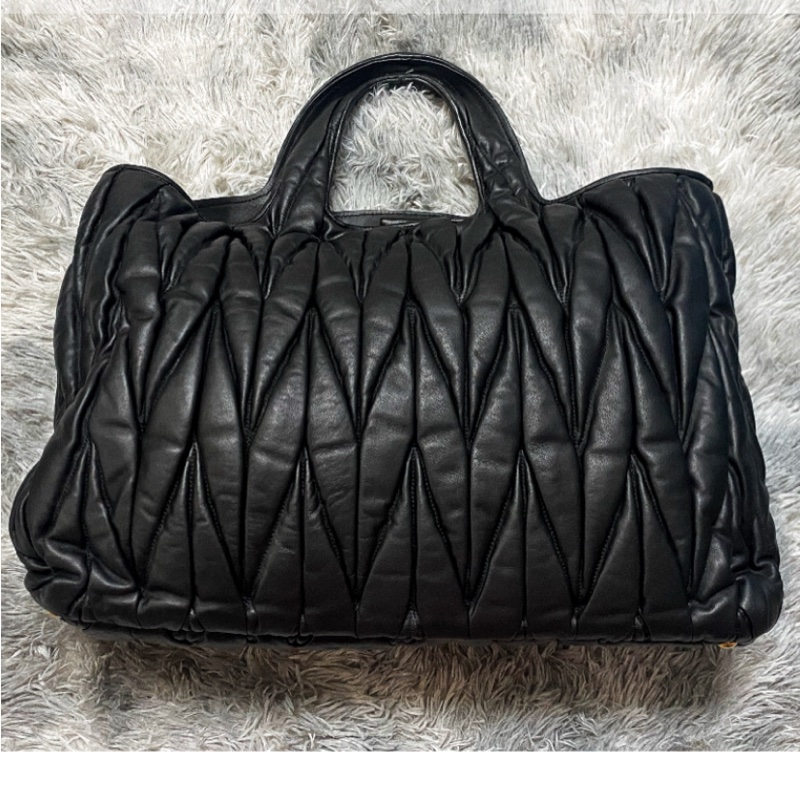 Miumiu黑金包 機車包 托特包 購物包 斜背包 手提 三用包-12