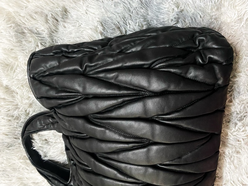 Miumiu黑金包 機車包 托特包 購物包 斜背包 手提 三用包-14