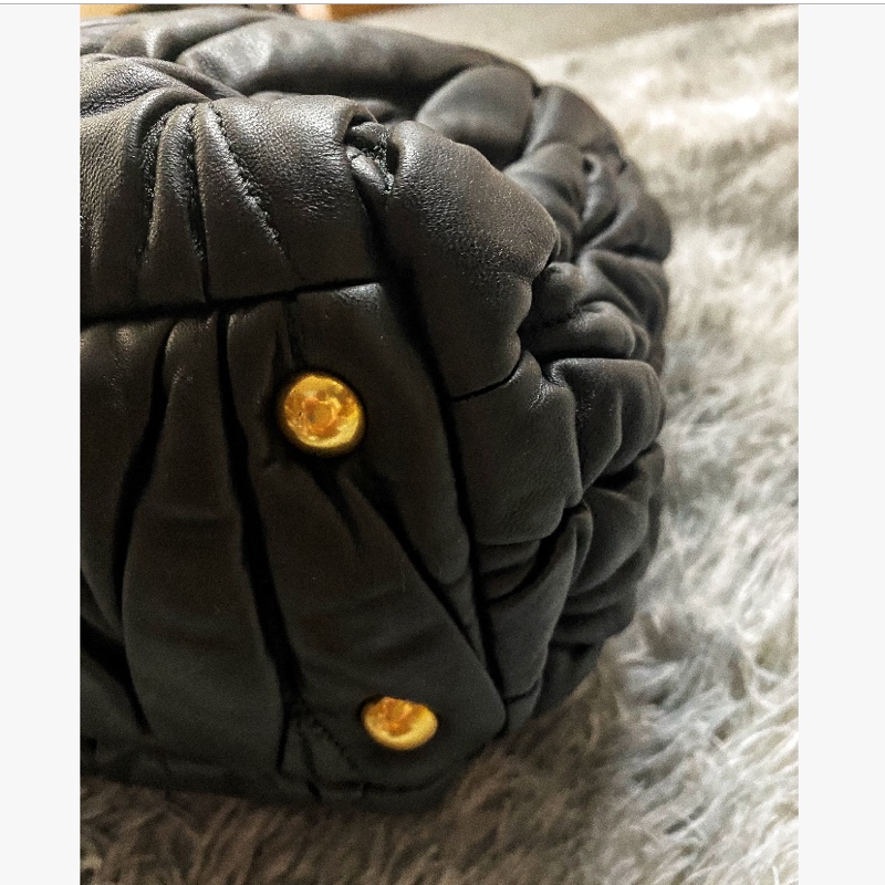 Miumiu黑金包 機車包 托特包 購物包 斜背包 手提 三用包-17