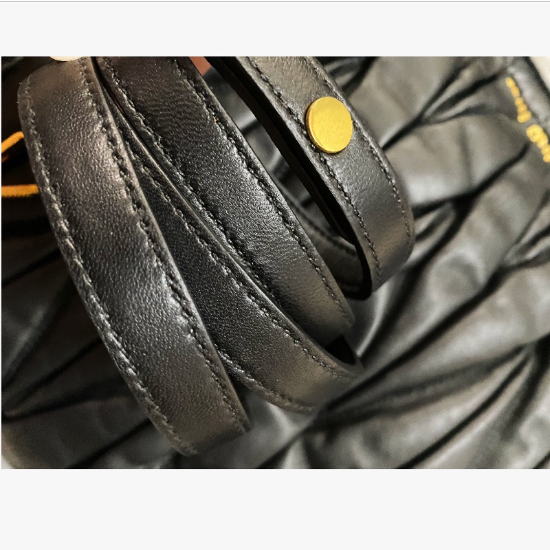 Miumiu黑金包 機車包 托特包 購物包 斜背包 手提 三用包-31